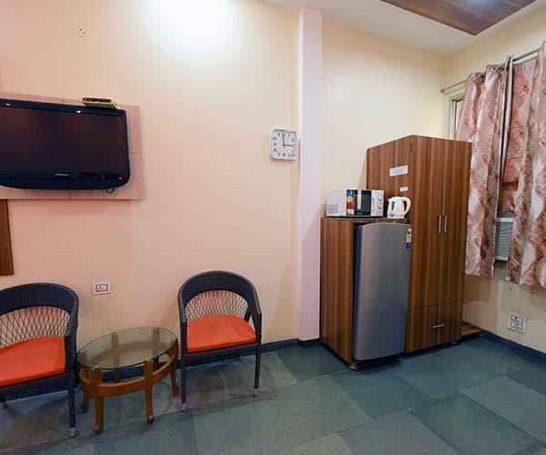 Smt. Paarvati Devi Hospital, [CONFIRM WITH HOSPITAL: caption]